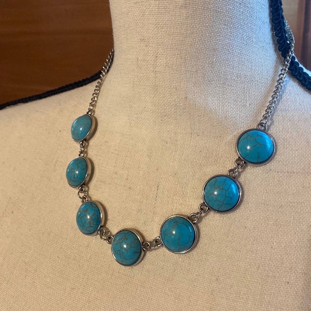 Turquoise necklace w/ matching earrings
